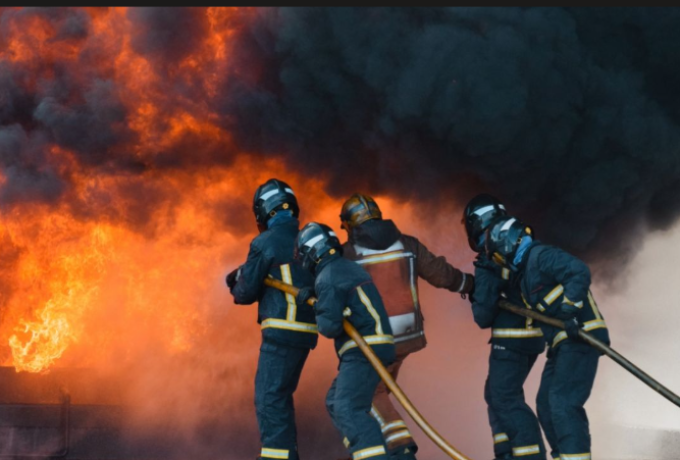 Σαν σήμερα: Η φονική φωτιά στο Ξυλόκαστρο – 2 νεκροί και τεράστια καταστροφή